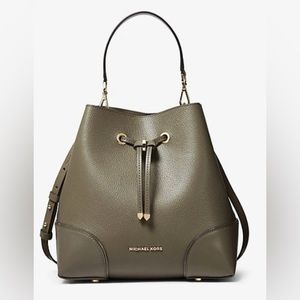 Michael Kors Mercer bucket purse